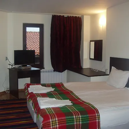 Family - 1 Hotel 2*